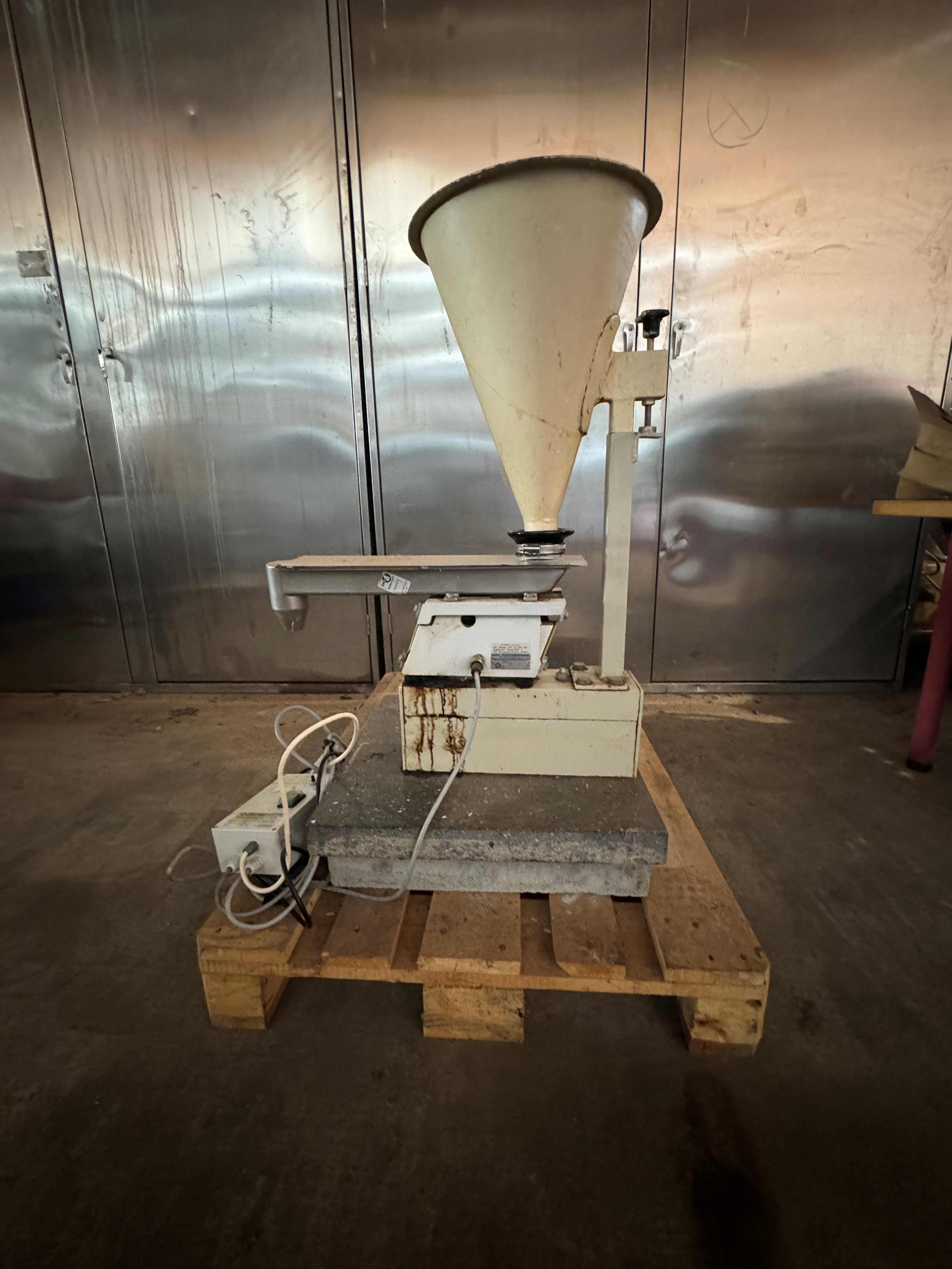 Gebrauchte Maschinen Vibrationsförderer - Vibra Schultheis - Industriemaschine kaufen bei GS-INDUSTRIESERVICE Heidenheim