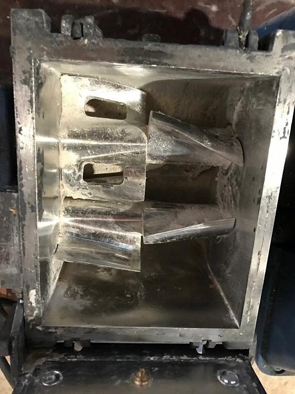 Hochleistungs-Knetmaschine  2