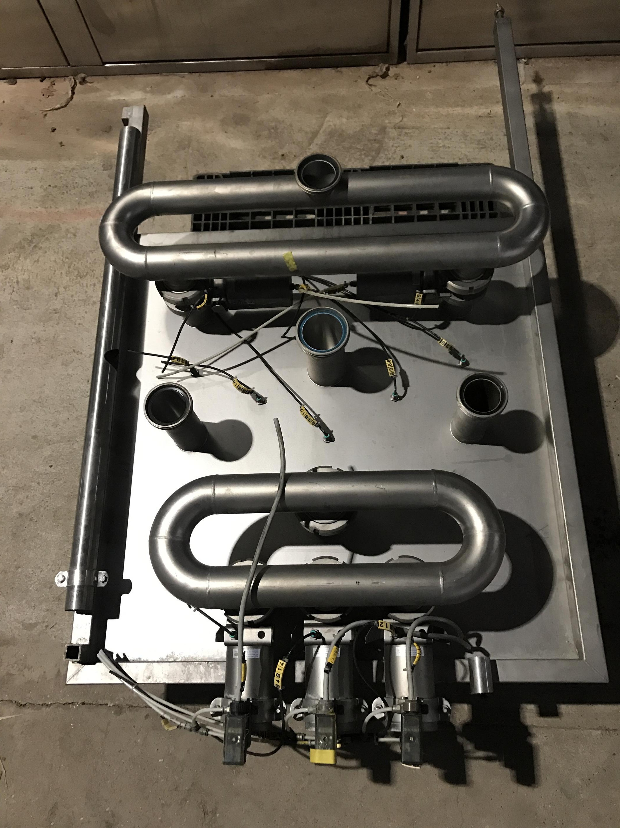 Coupling panel with 3 flow meters 2