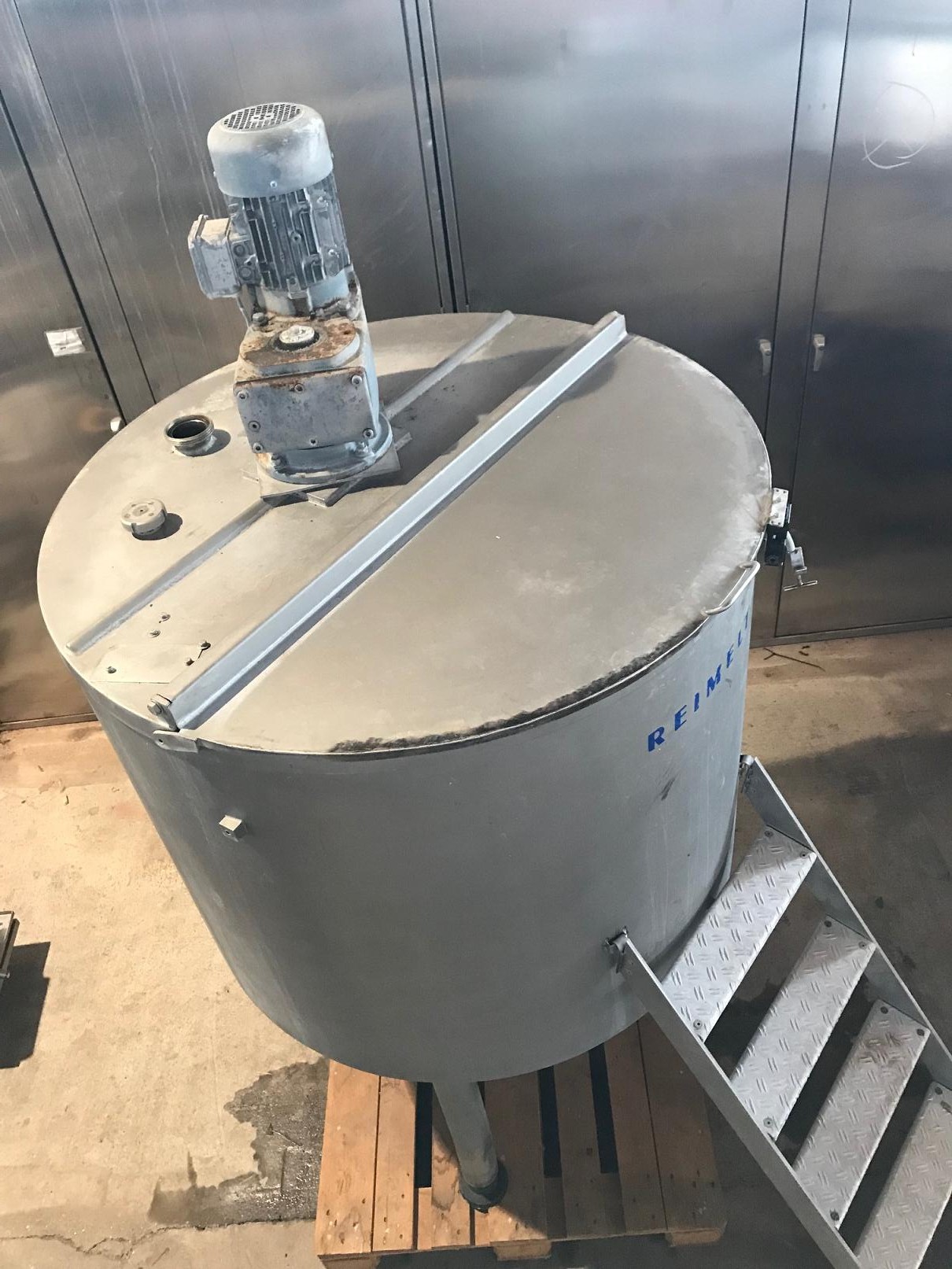 1200 l Edelstahlbehälter  3