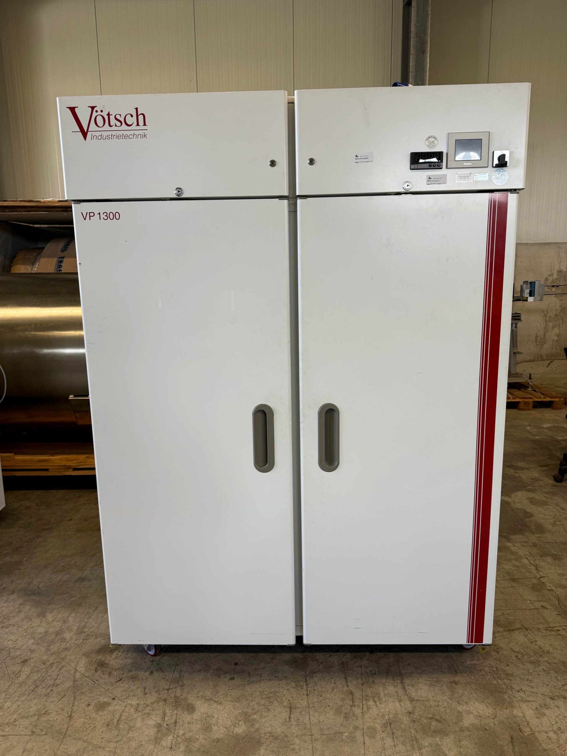 Test cabinet for stability tests