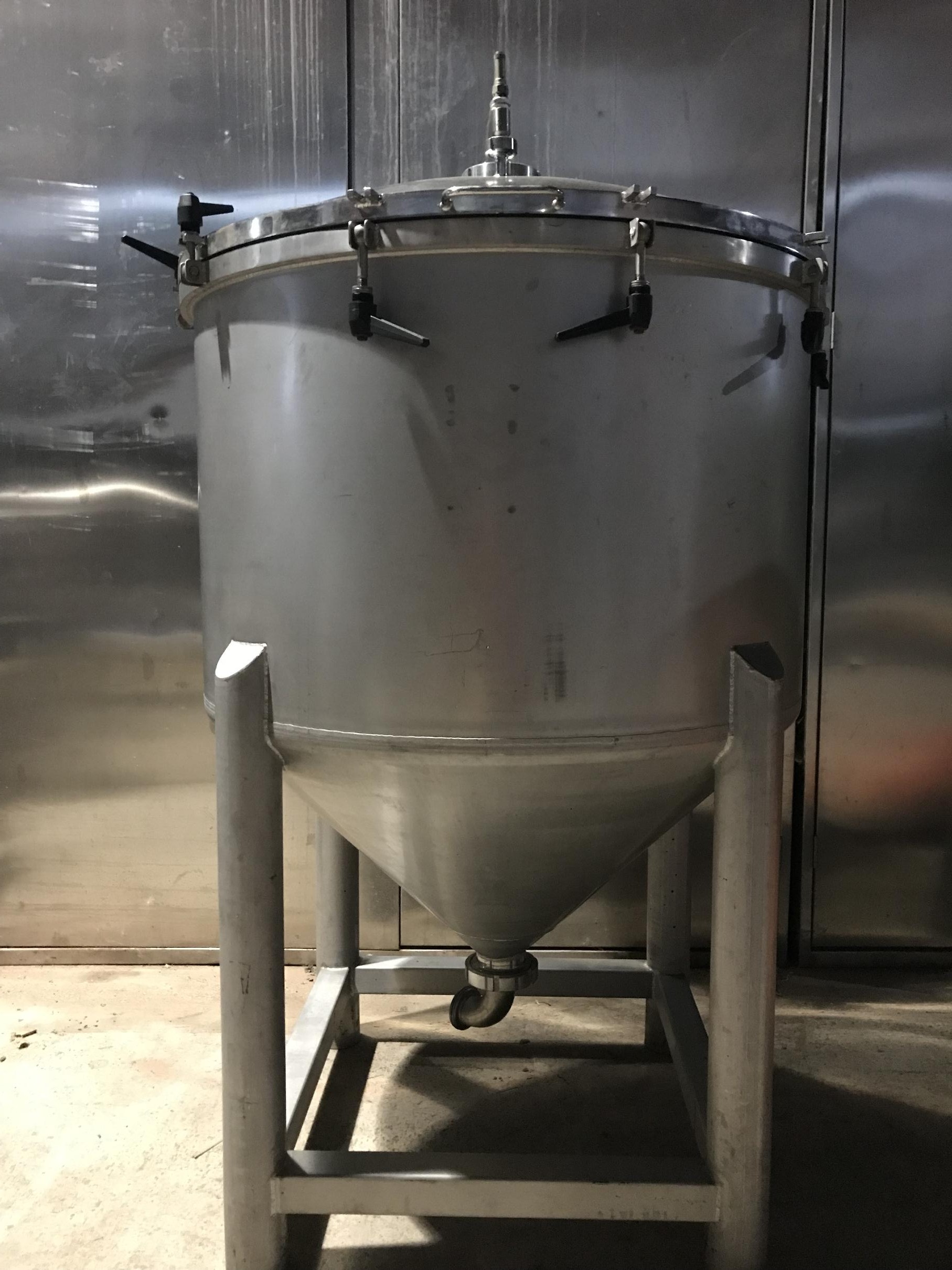 Gebrauchte Behälter Edelstahlbehälter - unbekannt - Industriemaschine kaufen bei GS-INDUSTRIESERVICE Heidenheim