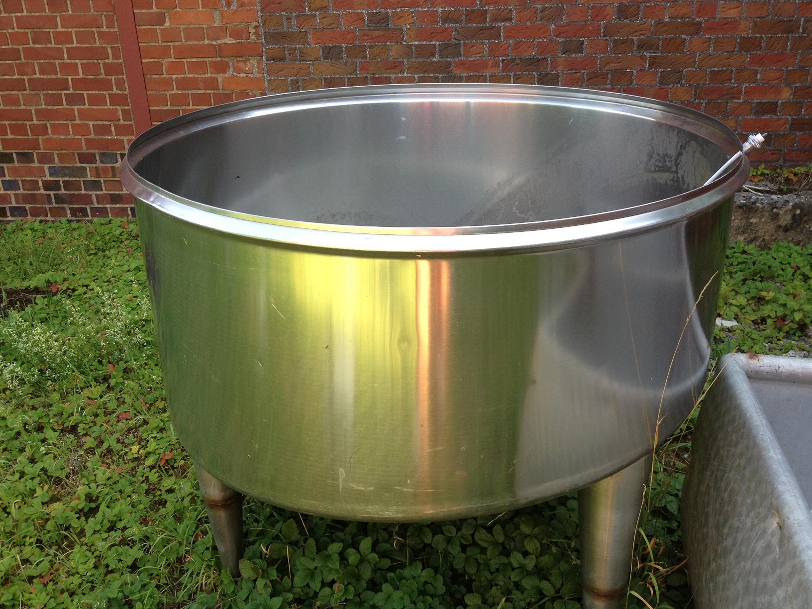 Edelstahlbehälter  2