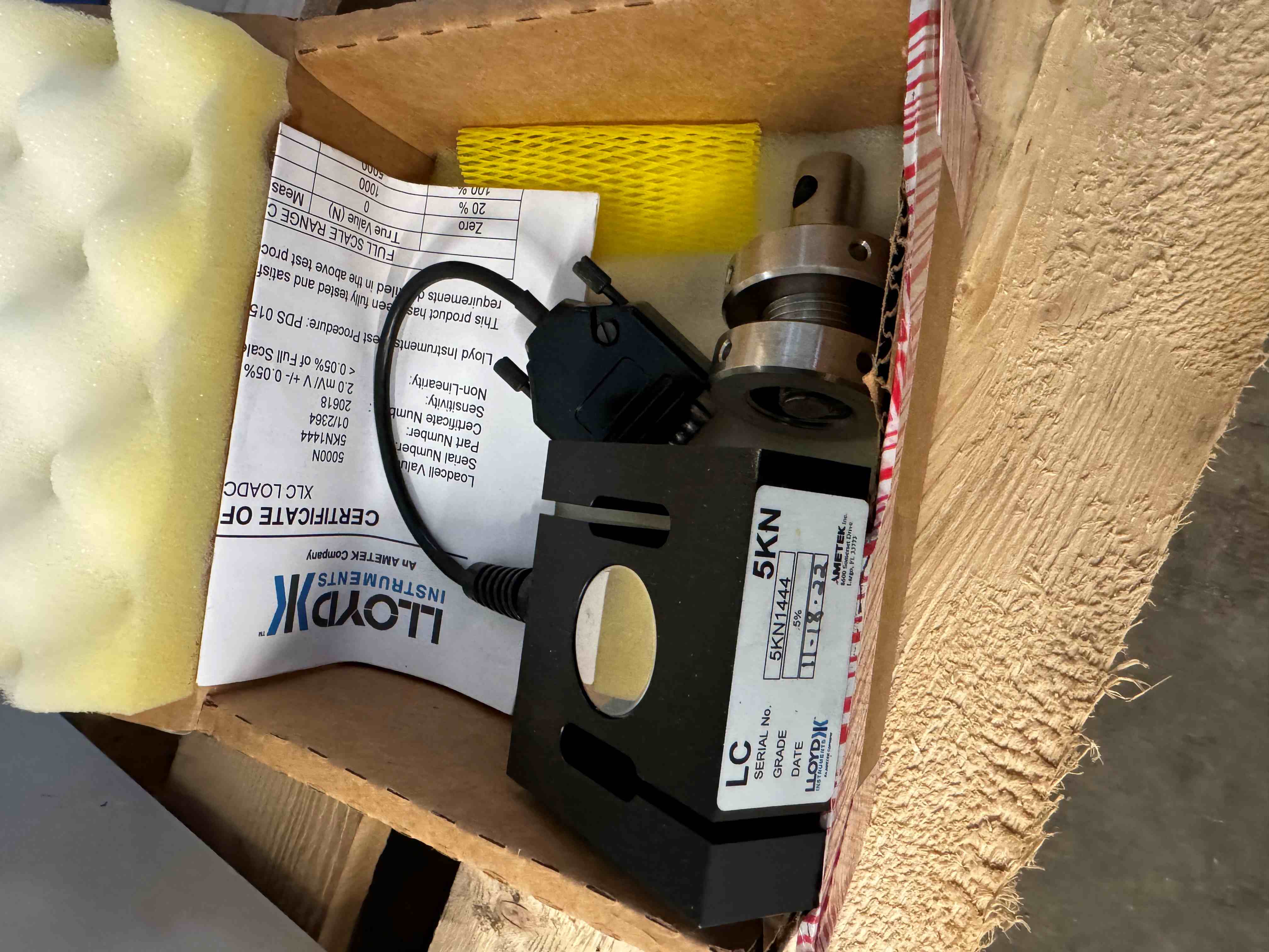 Universal-Materialprüfmaschine 7