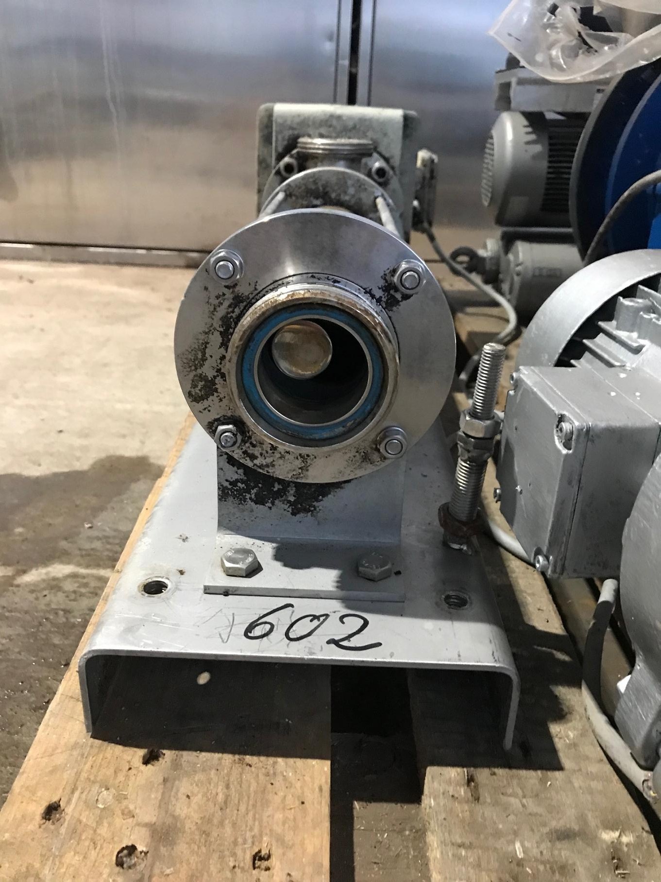 Eccentric screw pump