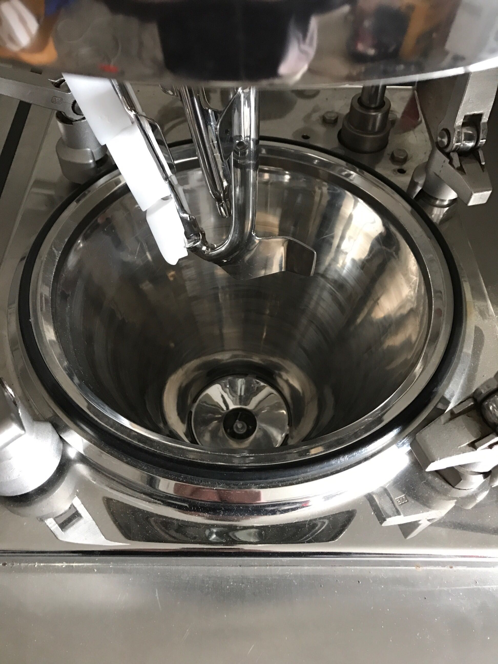 Homogenizing mixer for labor 8