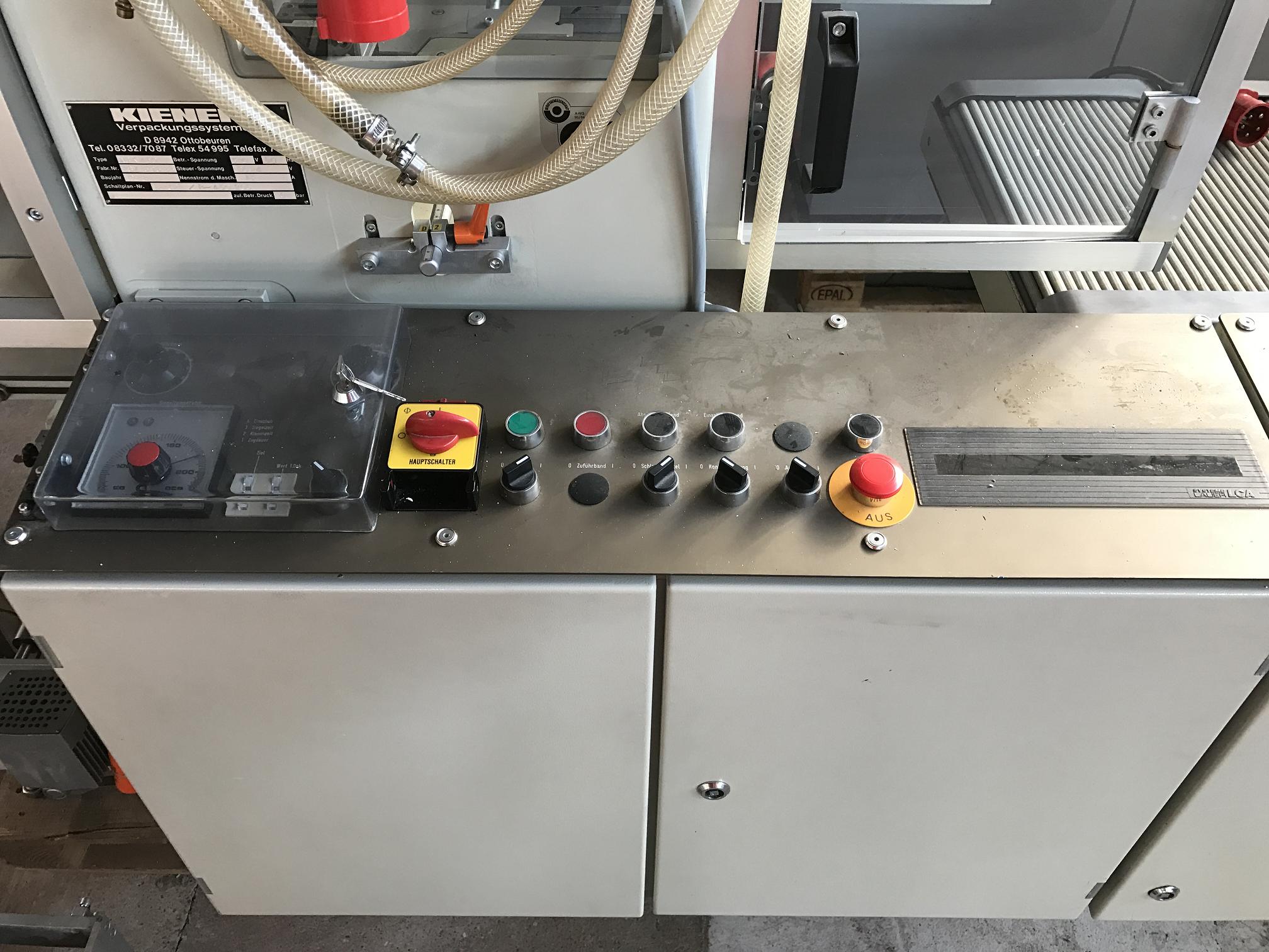 Straffbanderoliermaschine mit Schrumpftunnel 7