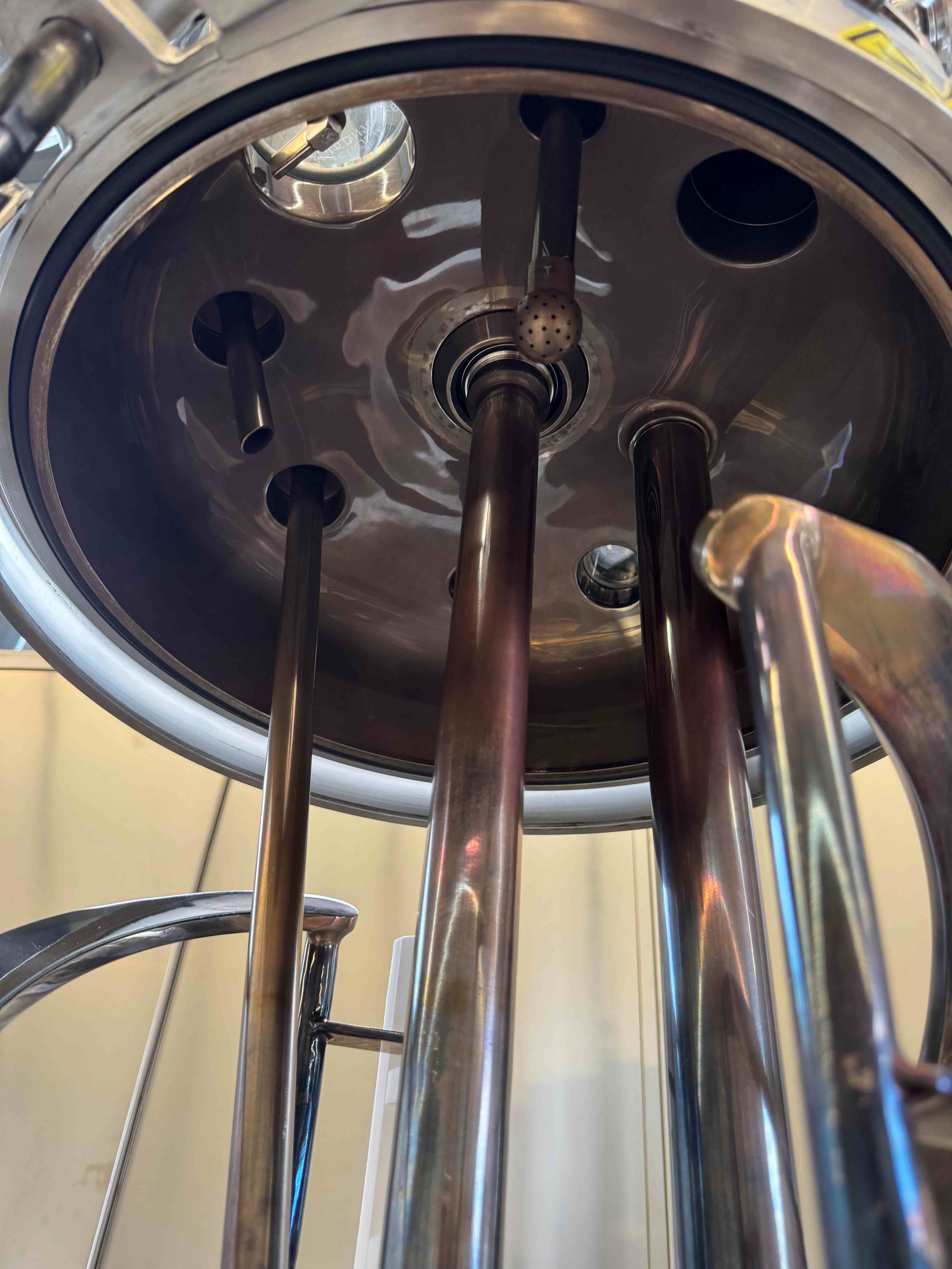 Vacuum process plant 10