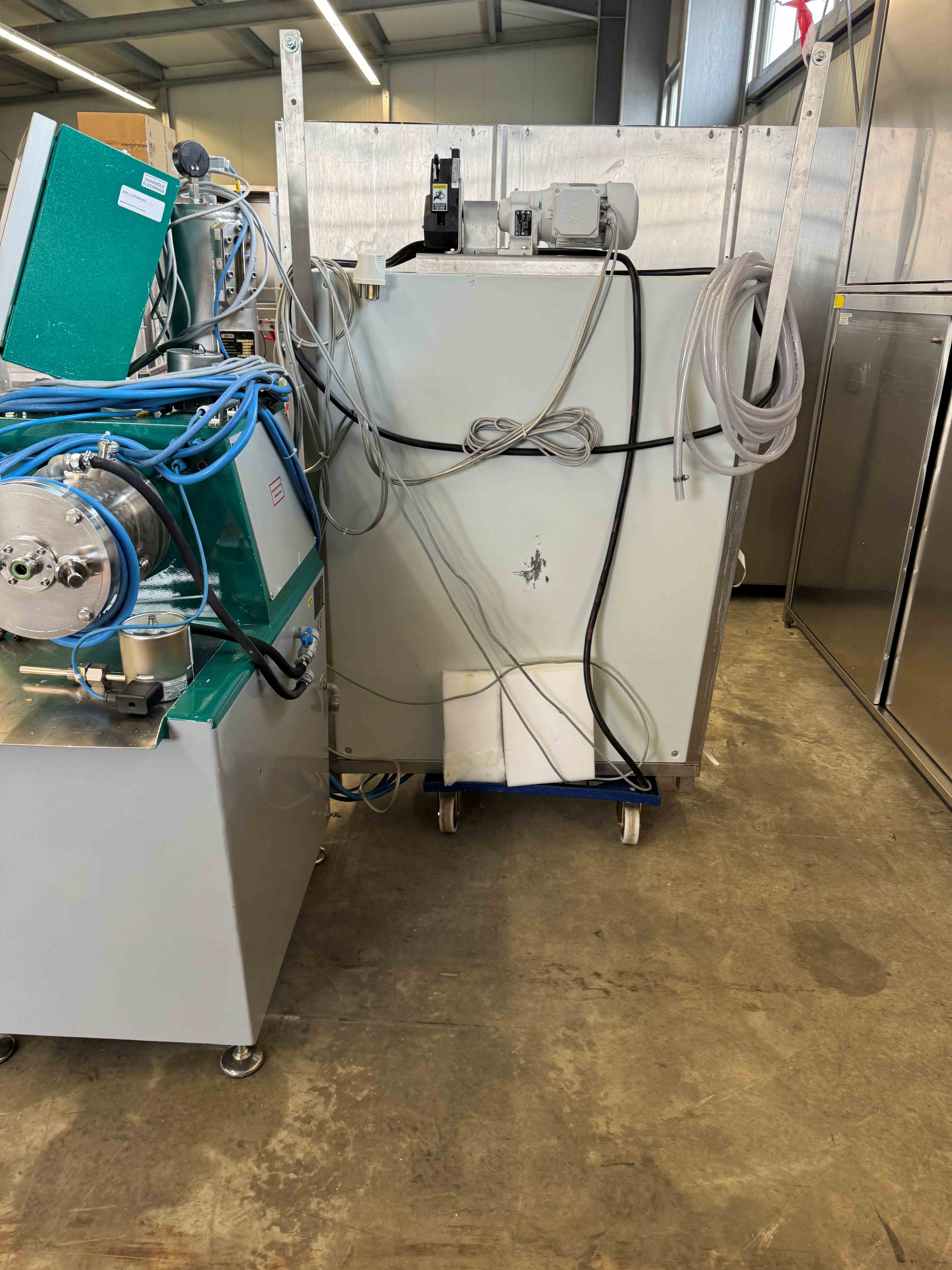 Agitator ball mill/bead mill 4