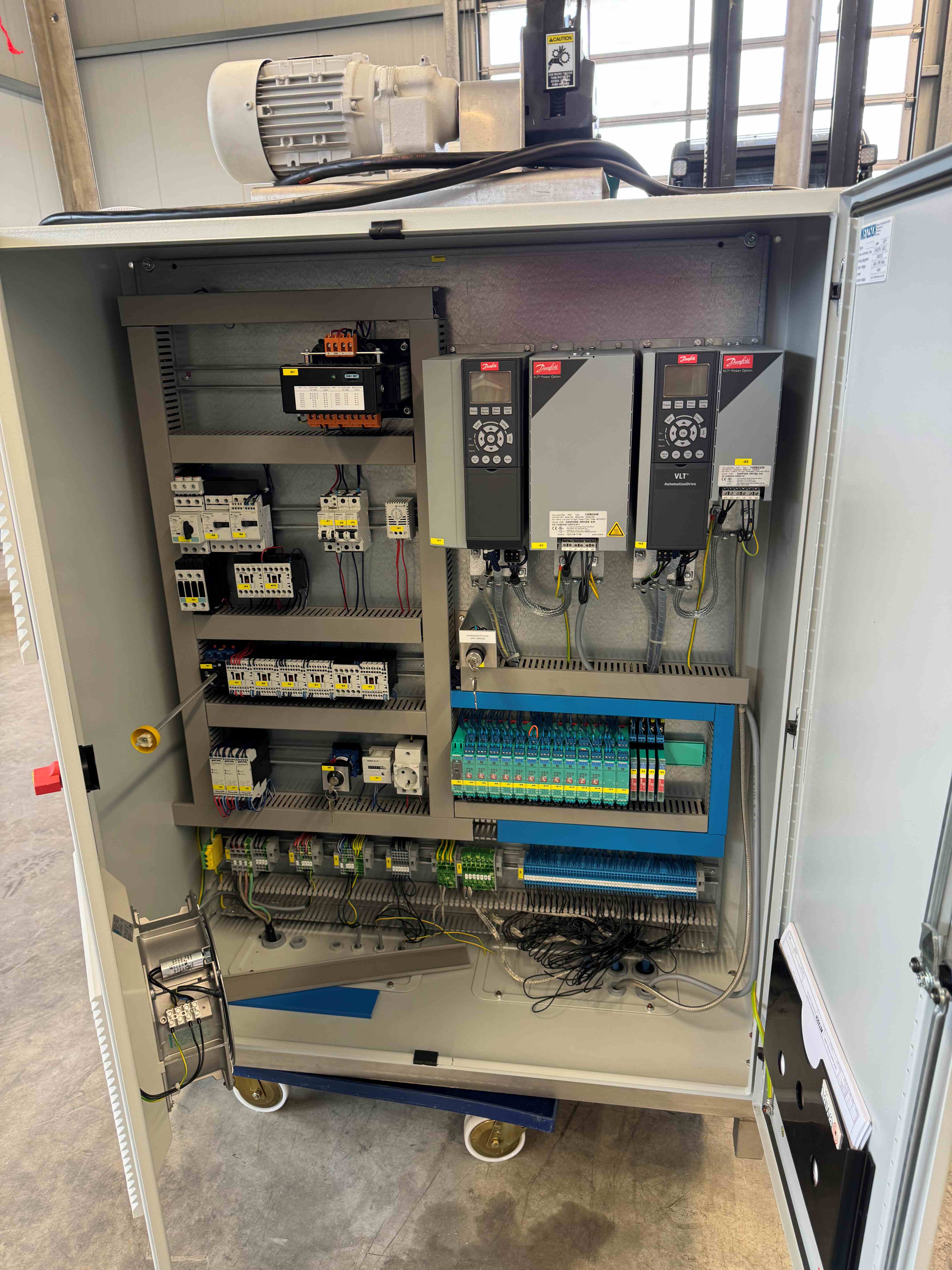 Agitator ball mill/bead mill 8